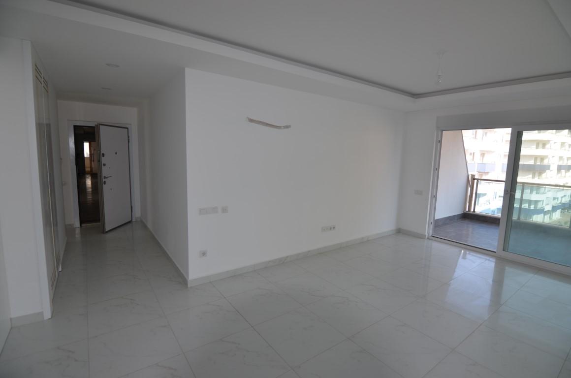 MAY11 - Фото 18