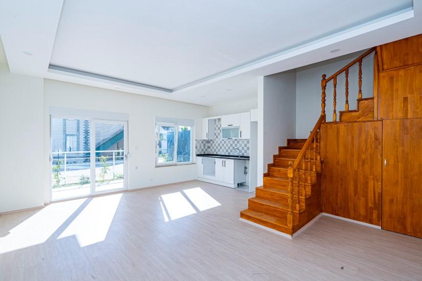 MAY210 - Фото 11