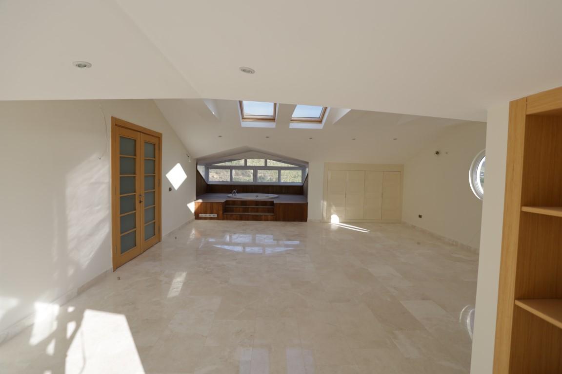 MAY383 - Фото 42