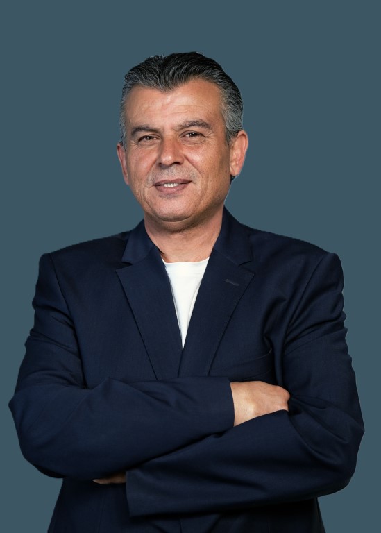 Сінан Будак Водій