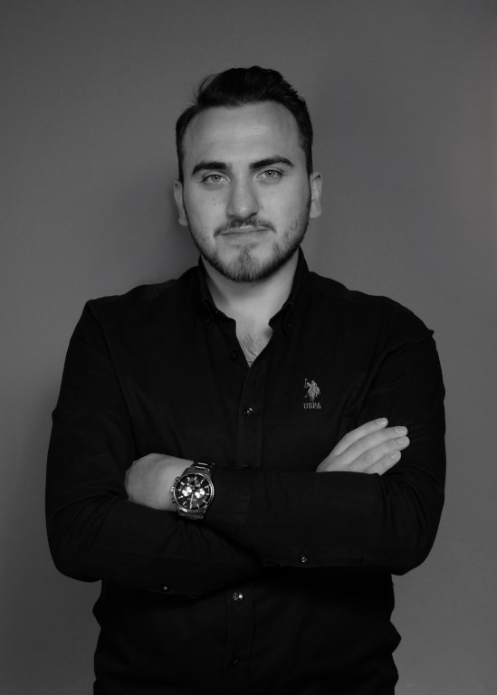 Юнус Емре Бухгалтер