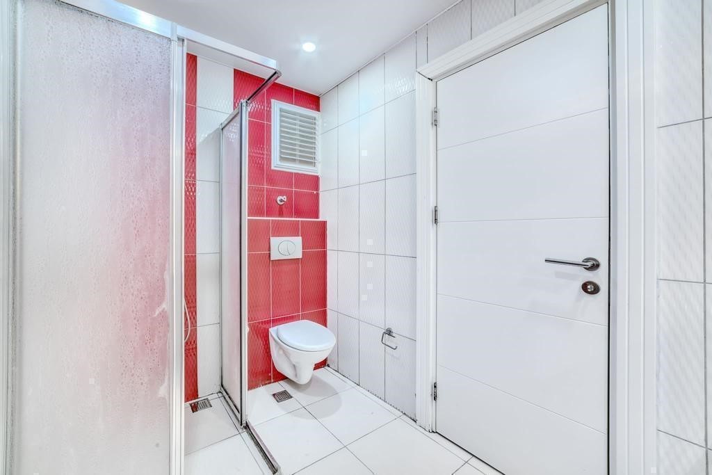 Затишна трикімнатна квартира в 350 м від моря (Тосмур) - Фото 29