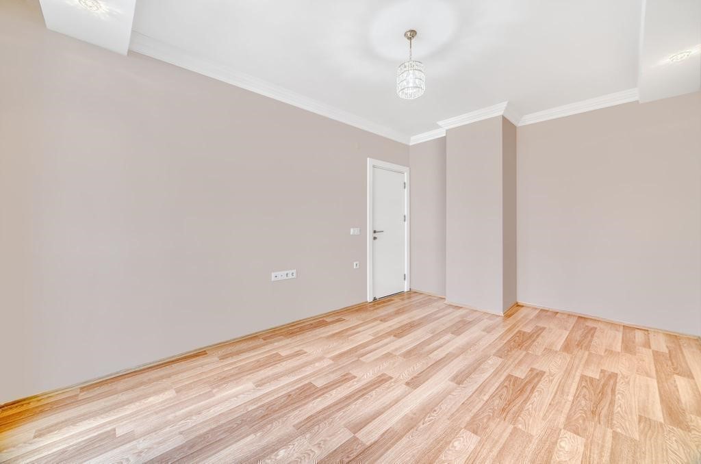 Затишна трикімнатна квартира в 350 м від моря (Тосмур) - Фото 27