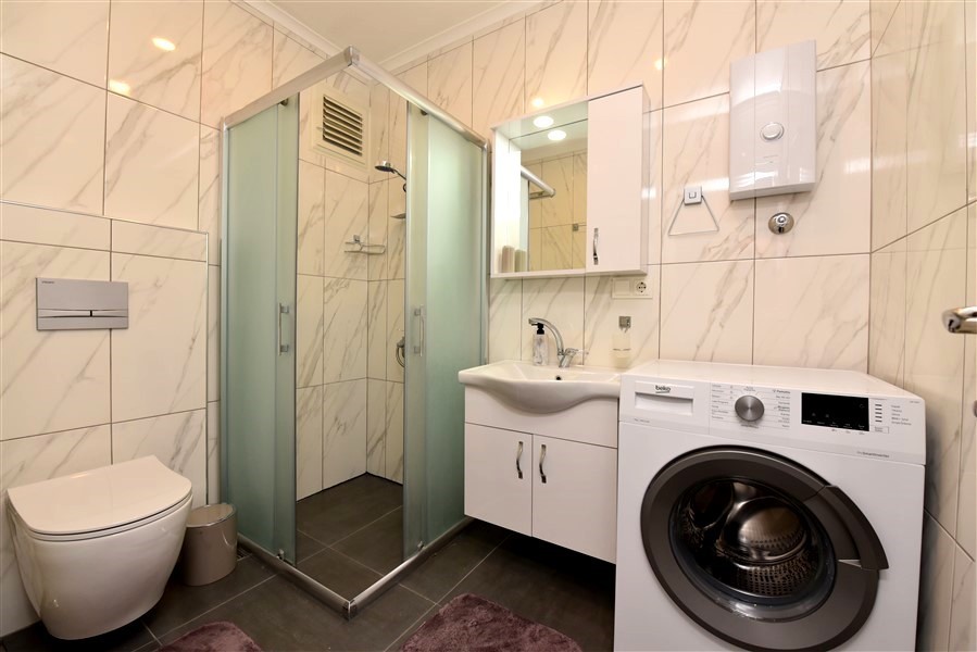 Простора трикімнатна квартира в центрі Аланії, 750 м від пляжу - Фото 8