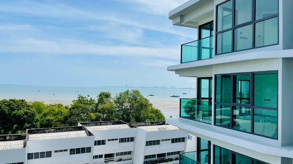 Готовий малоповерховий ЖК The Breeze Beach Side Pattaya з розкішним видом на Сіамську затоку, Таїланд - Фото 4