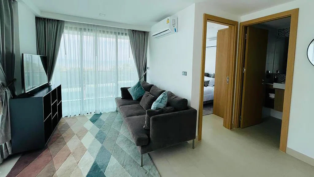 Готовий малоповерховий ЖК The Breeze Beach Side Pattaya з розкішним видом на Сіамську затоку, Таїланд - Фото 6